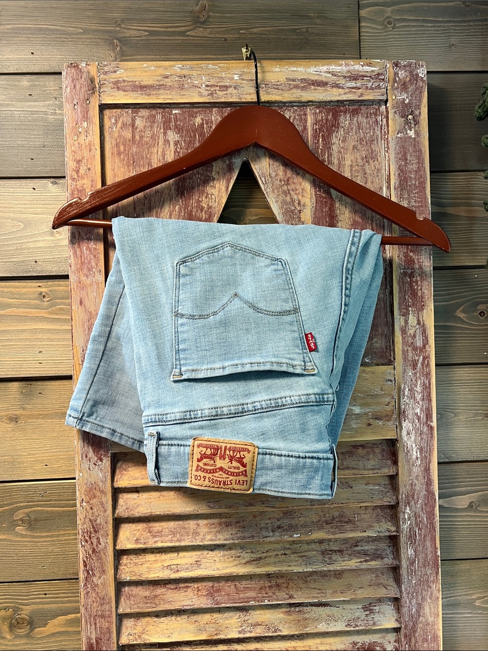 Levi's Light Wash Classic Women’s Bermuda Shorts